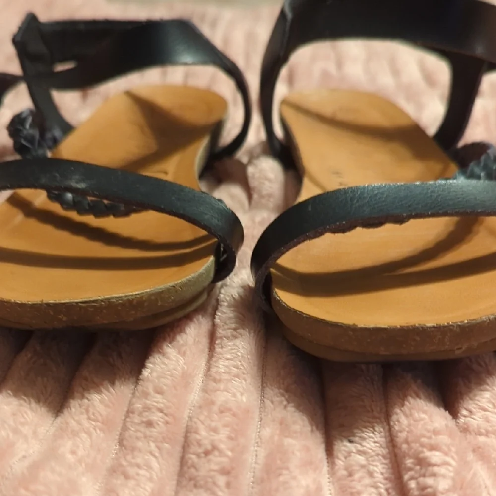 Blowfish Women's Black Sandals - Picture 8 of 10